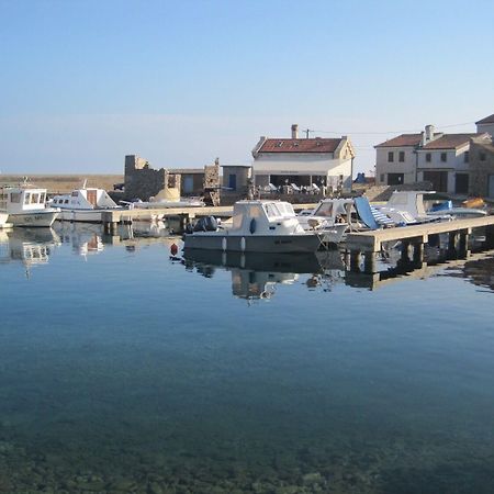 Apartments Nada - 150 M From Sea Мали-Лошинь Экстерьер фото